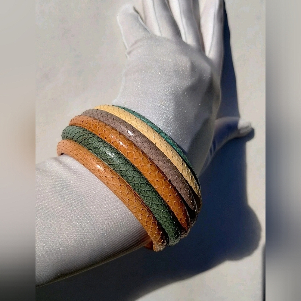 Vintage 70s 80s Snakeskin Chunky Bangle Bracelet Ribbed Stripe Green Orange Wide